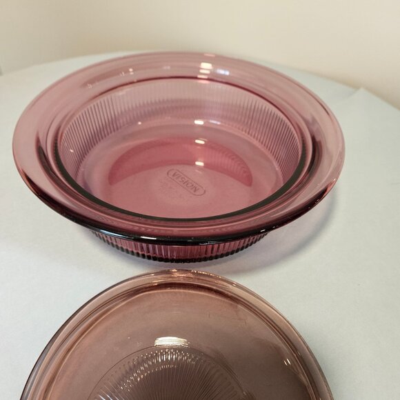 Vintage Corning Ware Visions Cookware in Cranberry, 24 oz V-30-B - Picture 3 of 4